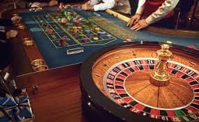 Cầu lông và bóng chuyền trên sân cược f8bet